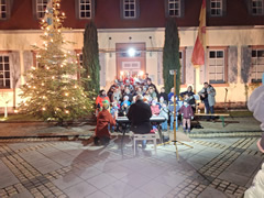 Glühwein und Gesang 11.12.2023 am Michelbacher Schlösschen